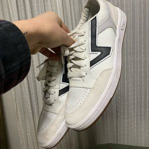 White Vans Sneakers Comfy Cush